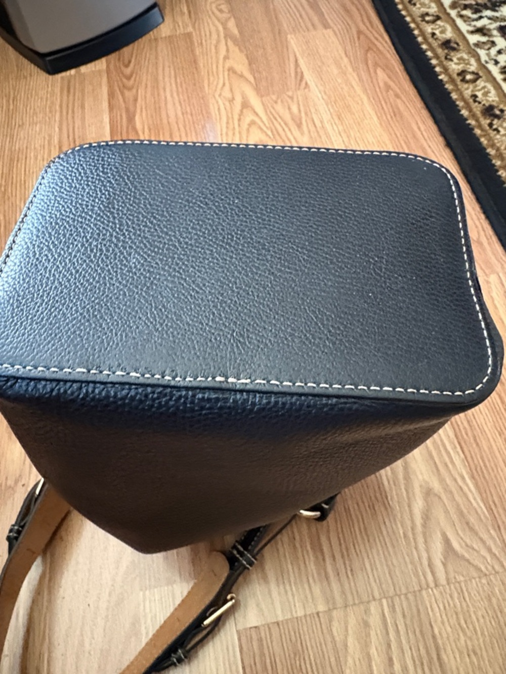 DOONEY & BOURKE LUCCA BLACK LEATHER DRAWSTRING SHOULDER BUCKET BAG - Picture 5 of 13